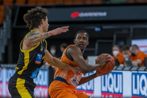 继续为我们 继续为我们